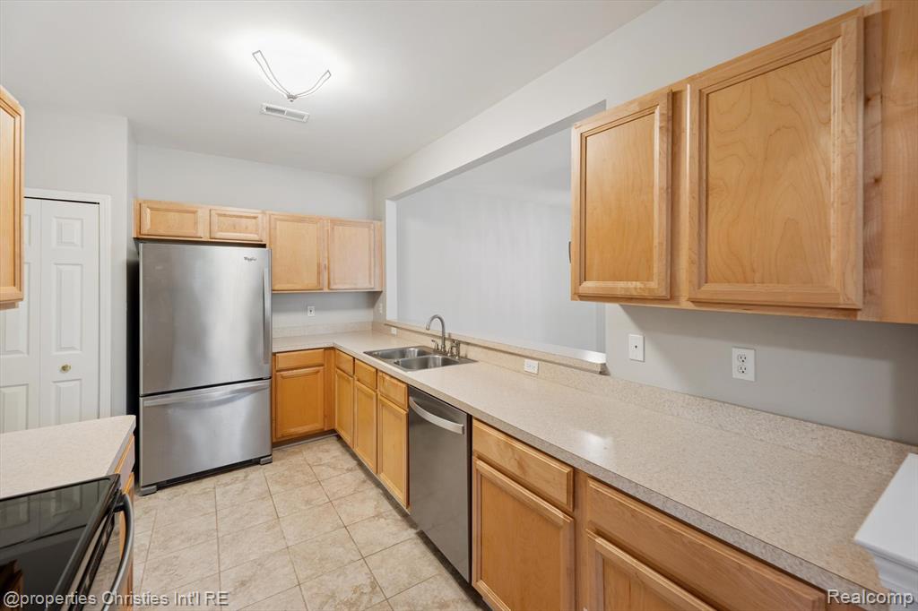 16865 Carriage Way, Northville, MI 48168 — Photo 12