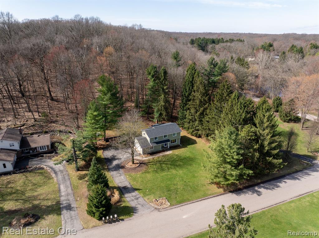 5219 PINE HILL Circle, Howell, MI 48843 — Photo 2