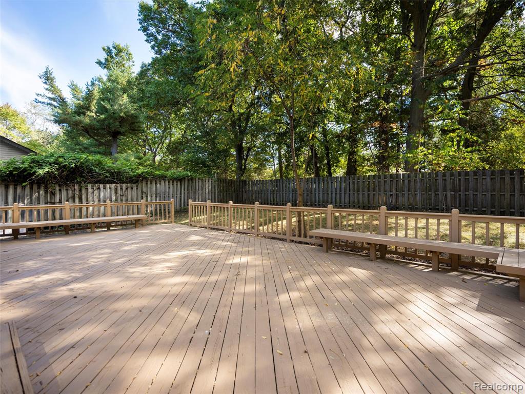 970 Golfview Drive, Lake Orion, MI 48362 — Photo 33