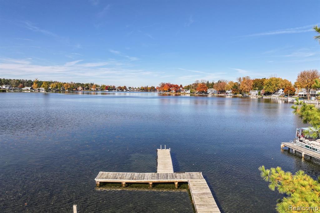 2076 S Long Lake Road, Fenton, MI 48430 — Photo 47