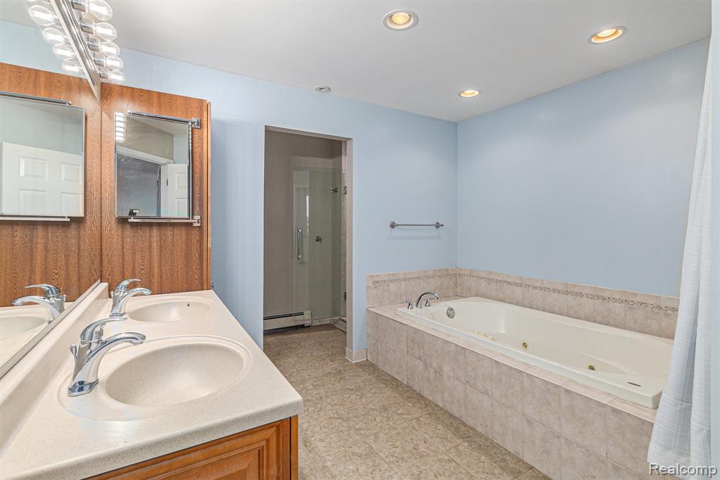 2145 Helmsford Drive, Wolverine Lake, MI 48390 — Photo 28