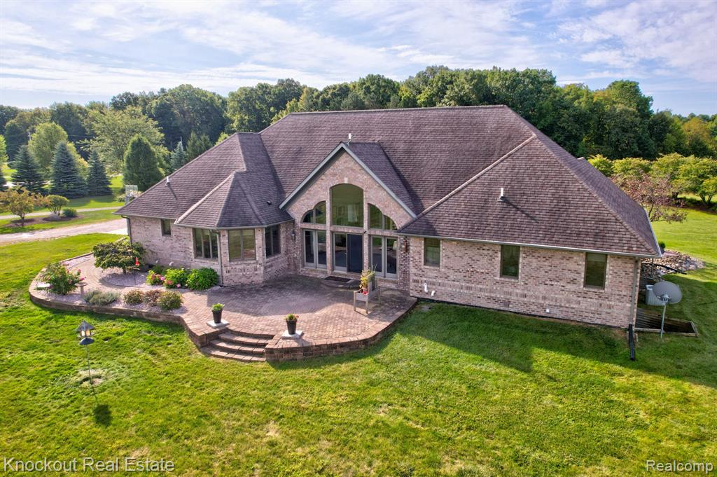 10205 Bradley Road, Frankenmuth, MI 48734 — Photo 54