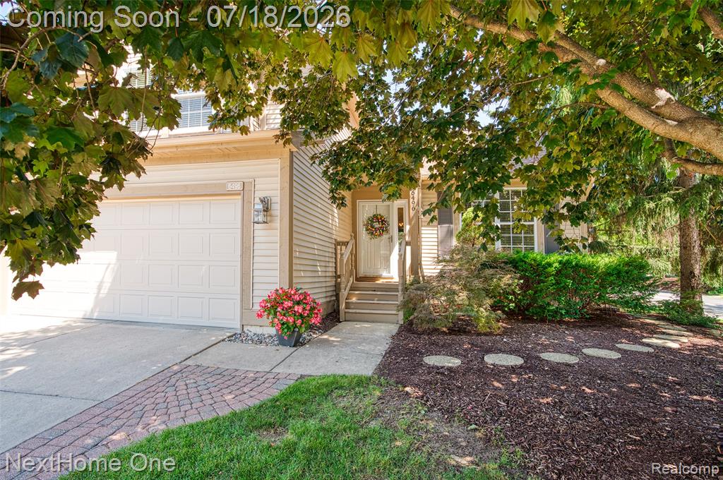 6496 Lake Meadow Drive, Waterford, MI 48327 — Photo 27