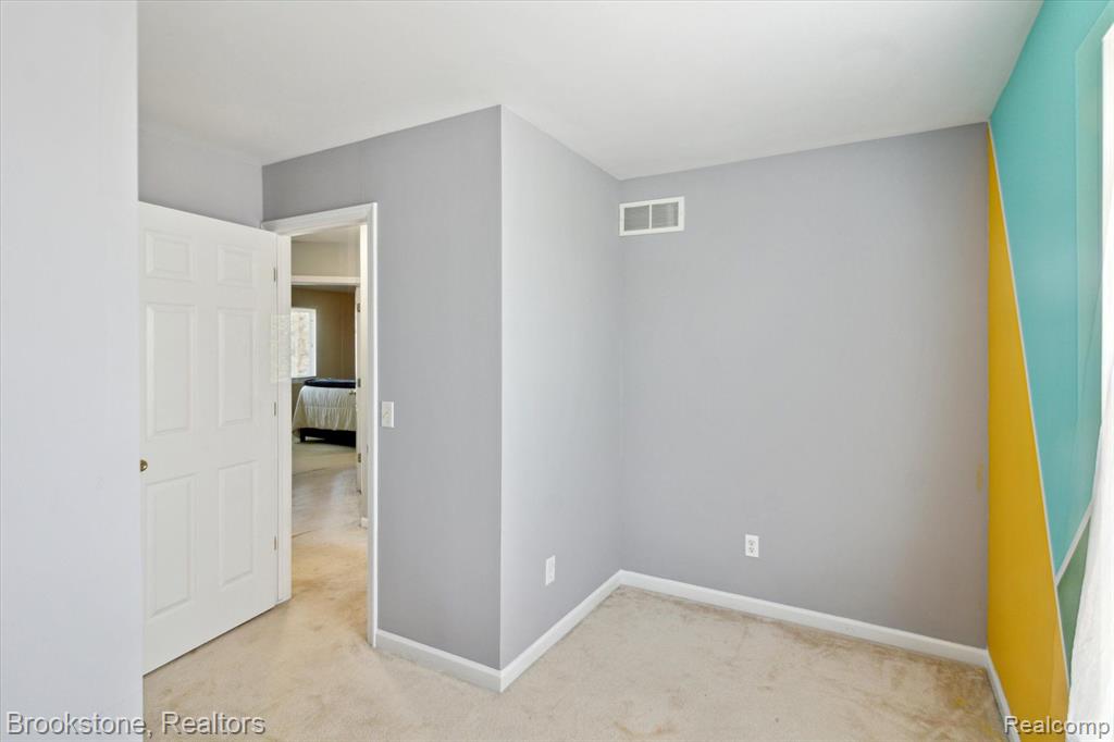 2639 BLUEWATER Street, Ypsilanti, MI 48198 — Photo 17