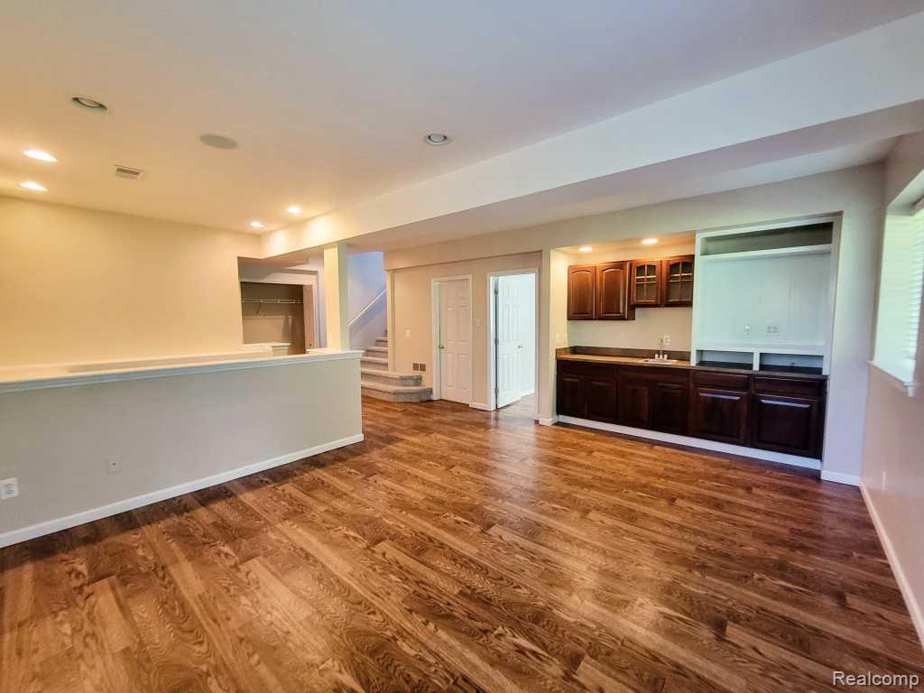 124 Champlain Boulevard, Howell, MI 48843 — Photo 37