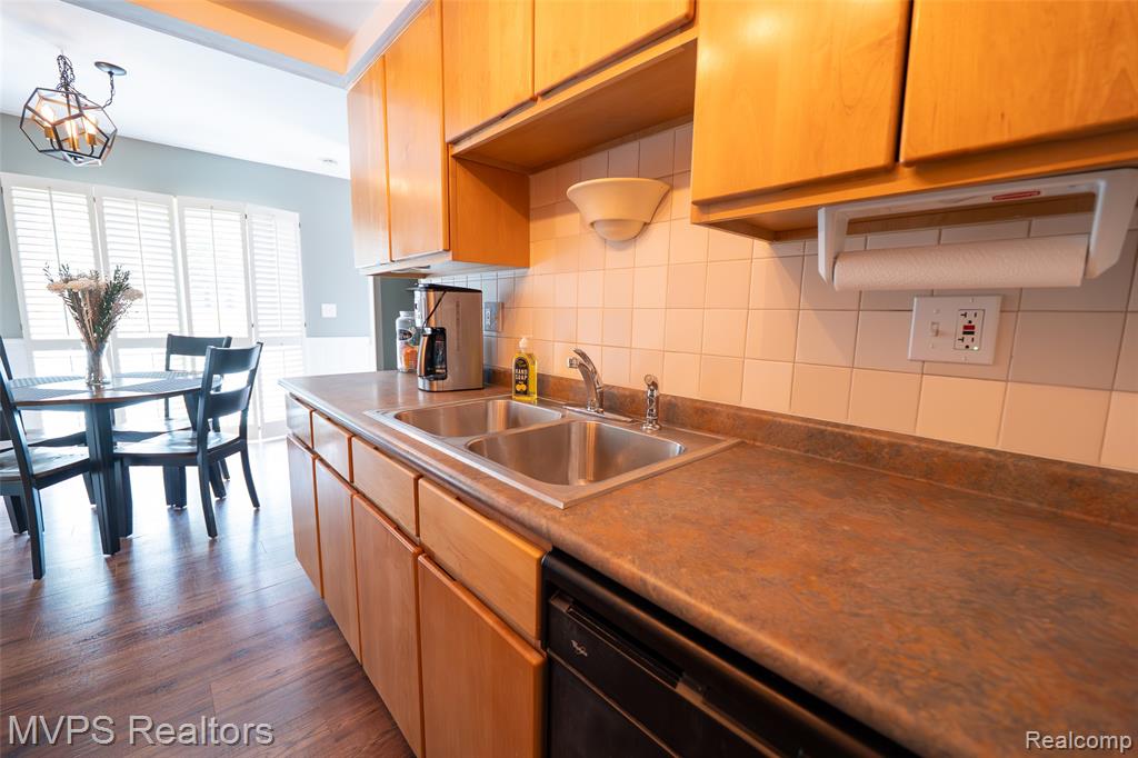 804 S Oak Brook Ridge Drive, 149, Rochester Hills, MI 48307 — Photo 6