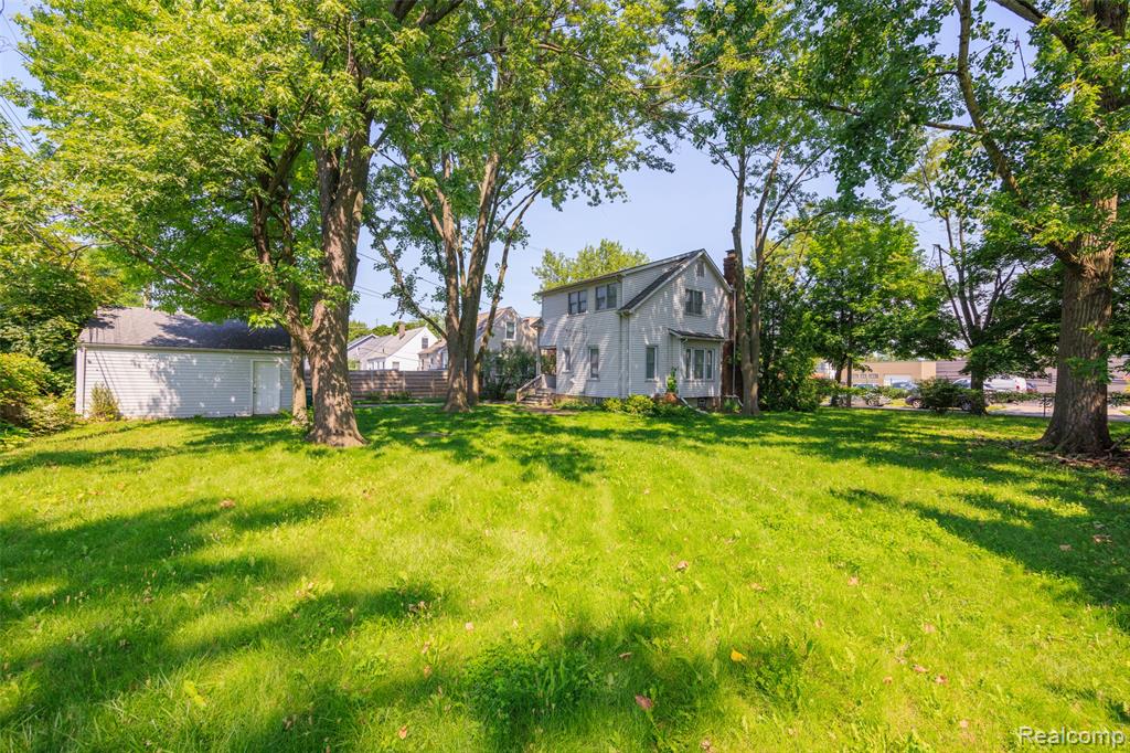 556 E Troy Street, Ferndale, MI 48220 — Photo 23