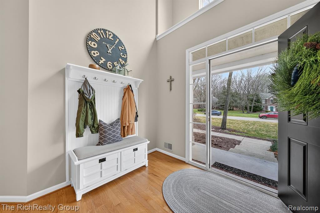 2227 Pine Bluffs Court, Highland, MI — Photo 4