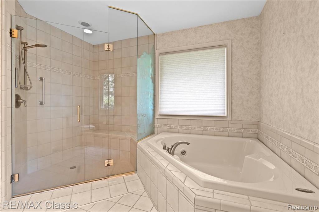 4160 Rolling Pines Court, Commerce Twp, MI 48382 — Photo 34