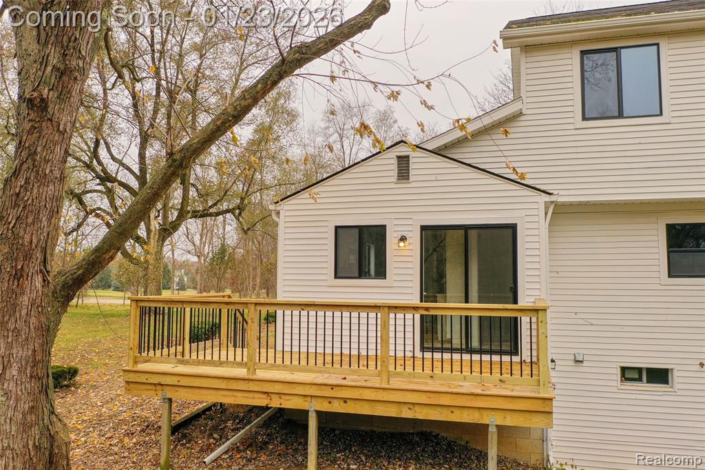 9398 Ortonville Road, Clarkston, MI 48348 — Photo 32