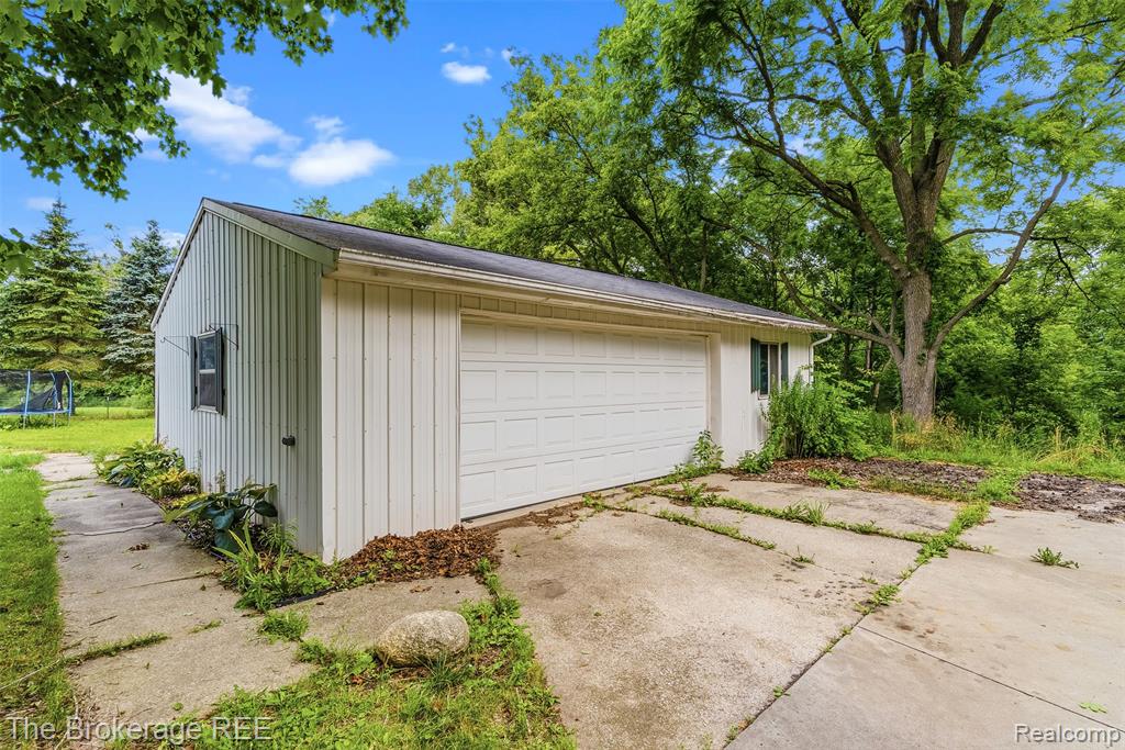 6829 West Street, North Branch, MI 48461 — Photo 9