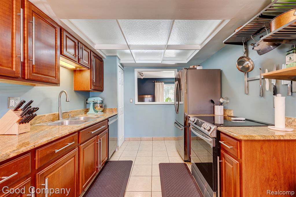 28660 LOWELL N, Southfield, MI 48076 — Photo 14