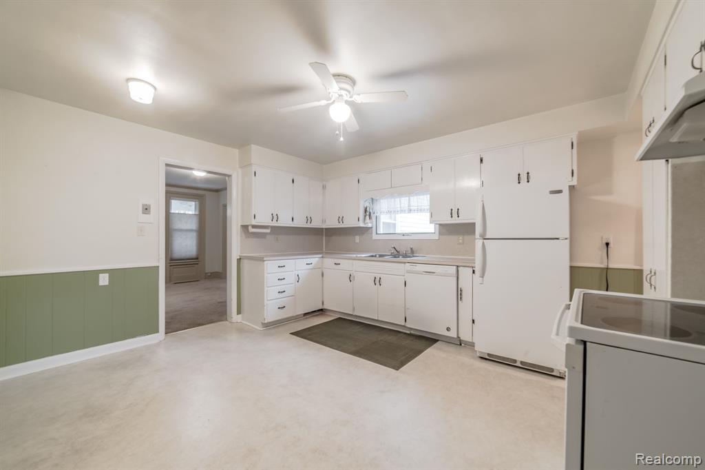 43 N GLASPIE Street, Oxford, MI 48371 — Photo 7