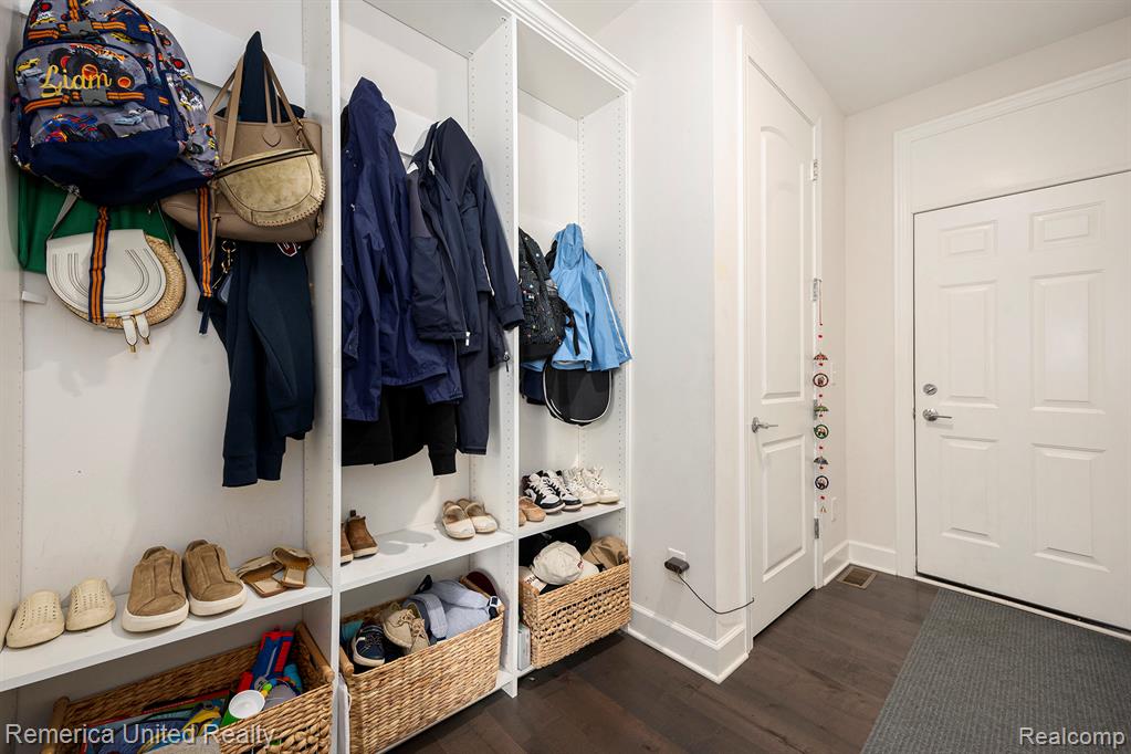 53213 Bay Laurel Lane, South Lyon, MI, 48178