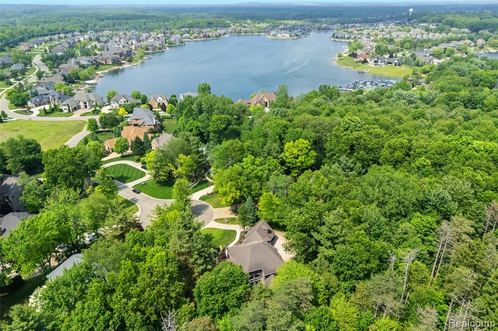 9030 Hidden Court W, South Lyon, MI 48178 — Photo 60
