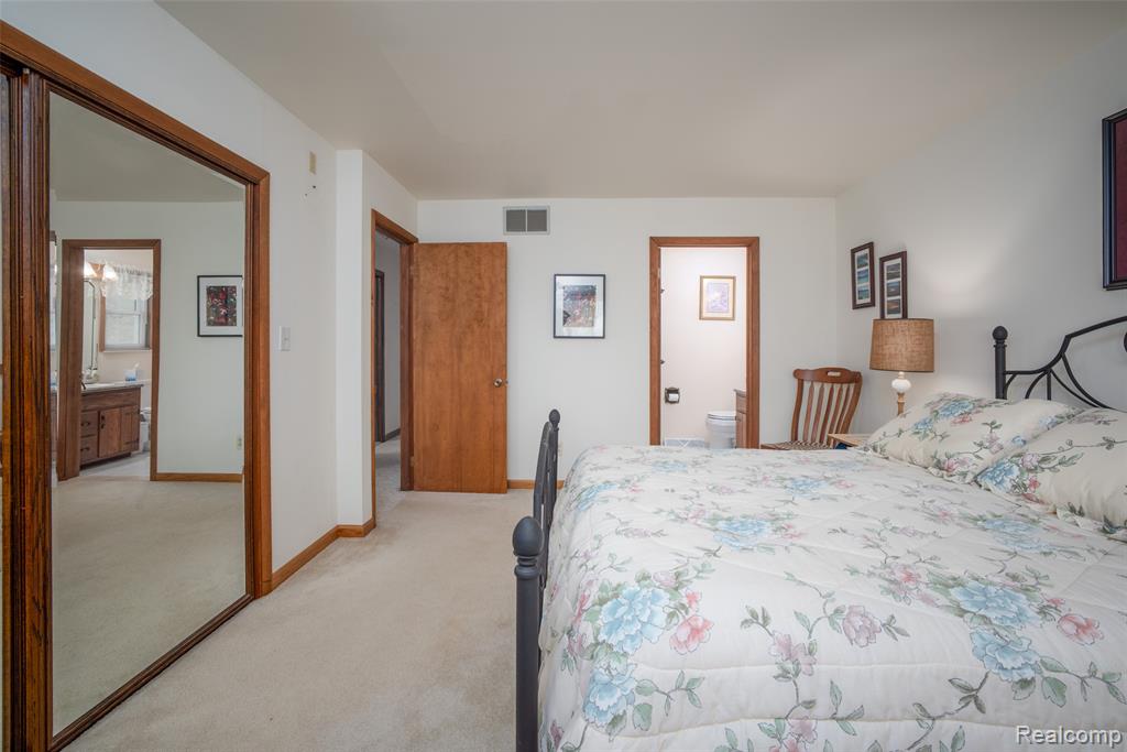 6240 Lakeshore Road N, Palms, MI 48465 — Photo 16