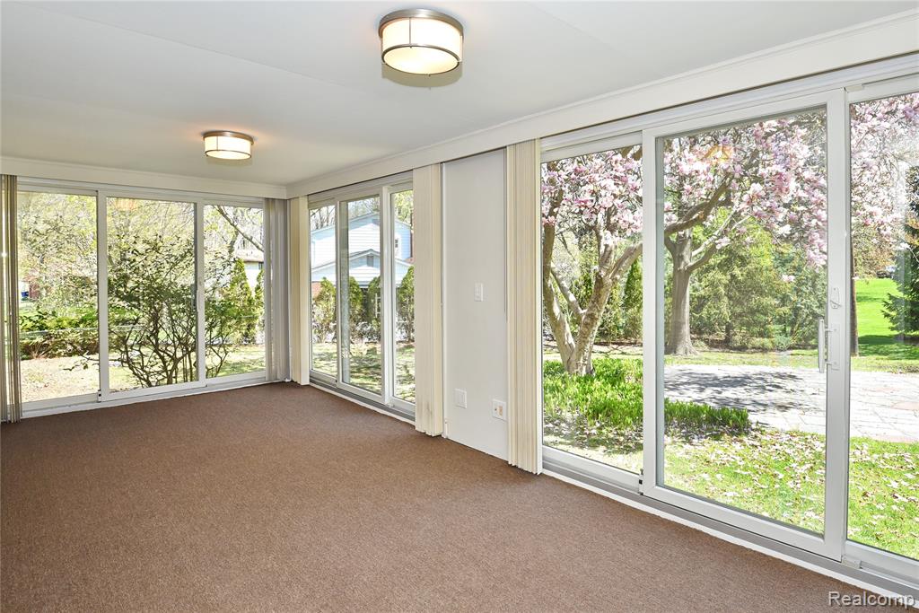 5255 KELLEN Lane, Bloomfield Hills, MI 48302 — Photo 7