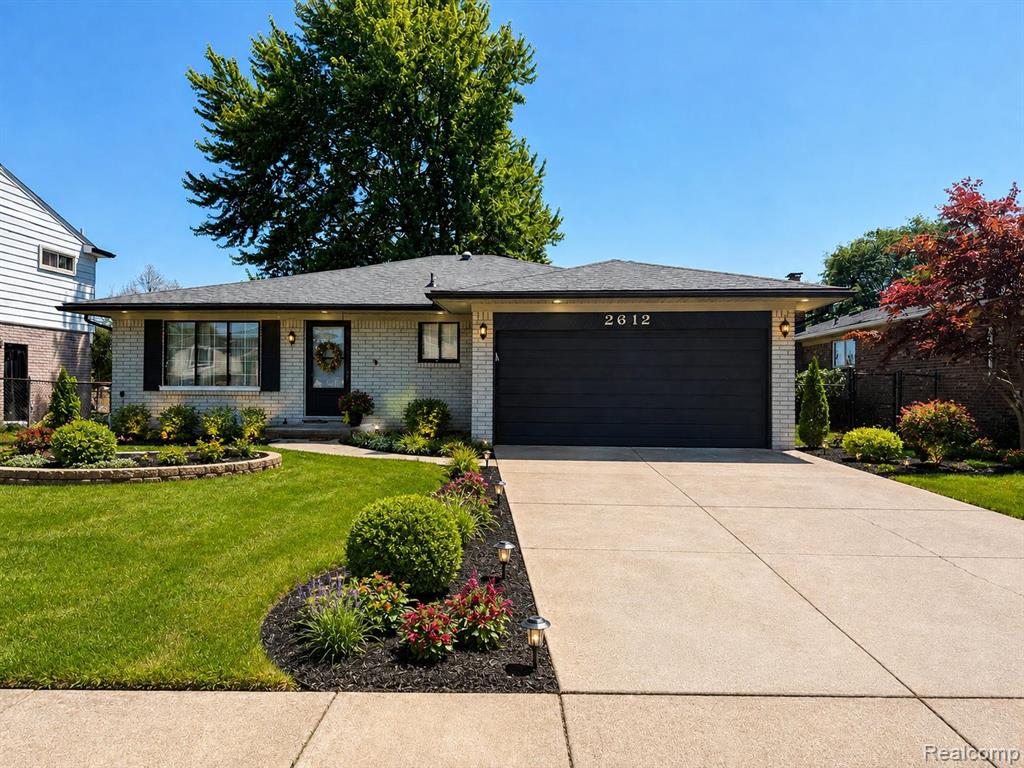 2612 Michael Drive, Sterling Heights, MI 48310