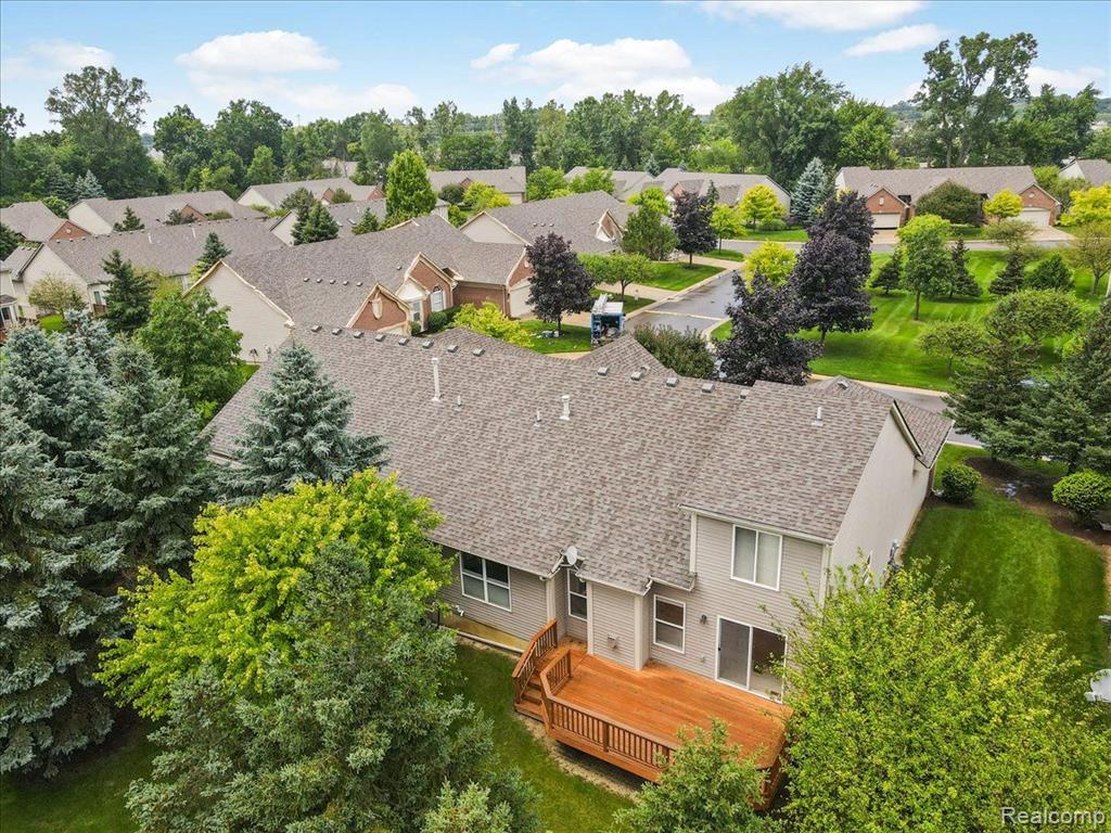 2076 RED MAPLE Lane, Commerce Twp, MI 48390 — Photo 3