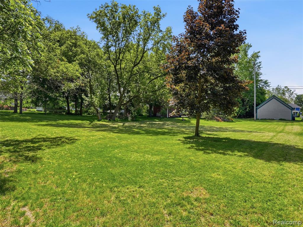 69 E Burdick Street, Oxford, MI 48371 — Photo 35