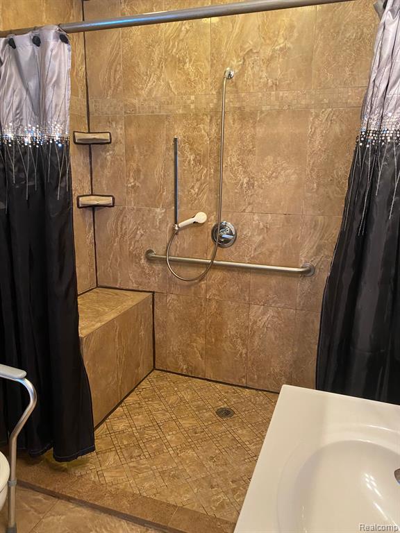 5470 POTTER Road, Burton, MI 48509 — Photo 12