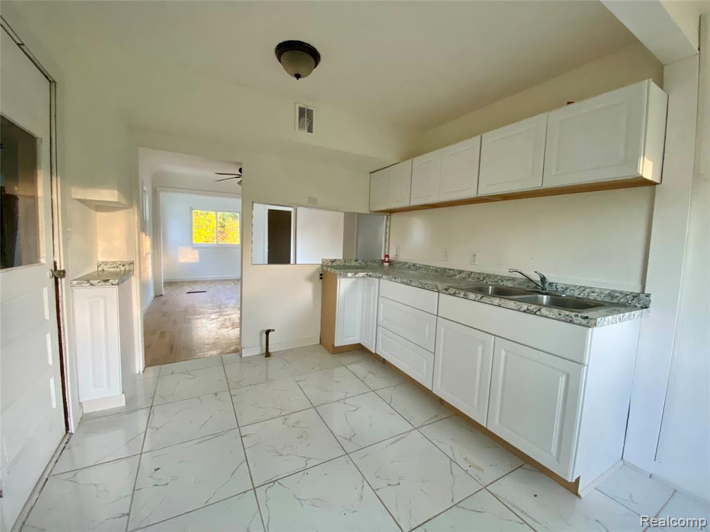 4537 Dewey Road, Newport, MI 48166 — Photo 5