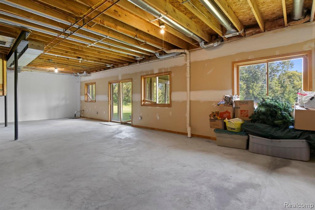 8978 WOODLORE SOUTH Drive, Plymouth, MI 48170 — Photo 45