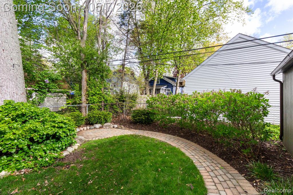 21 Fairwood Boulevard, Pleasant Ridge, MI — Photo 42