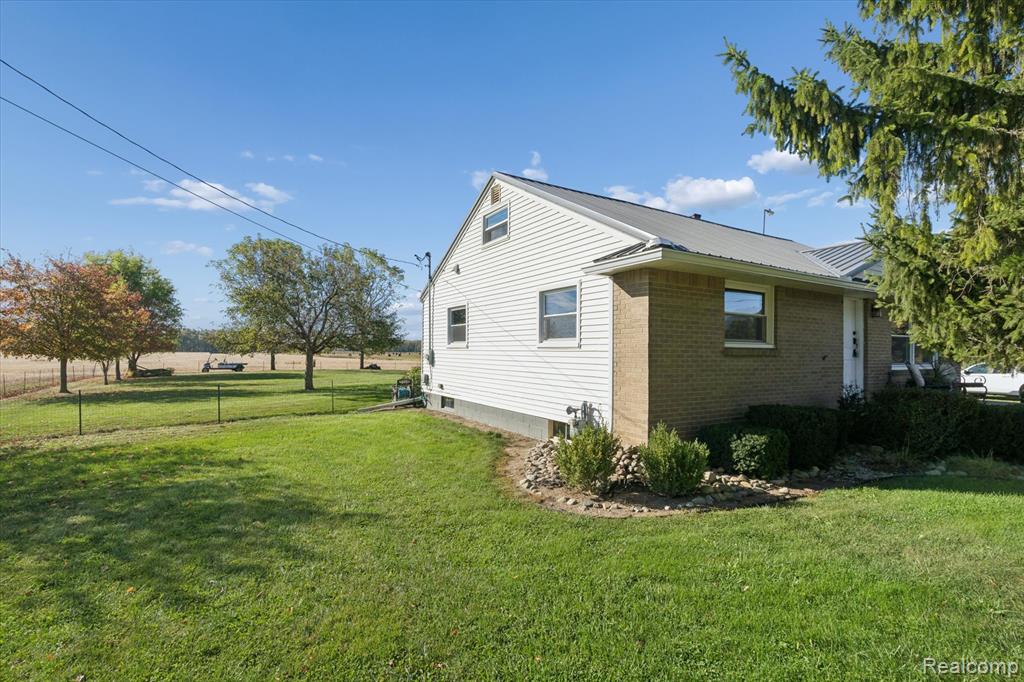 16303 Almont Road, Allenton, MI 48002 — Photo 3