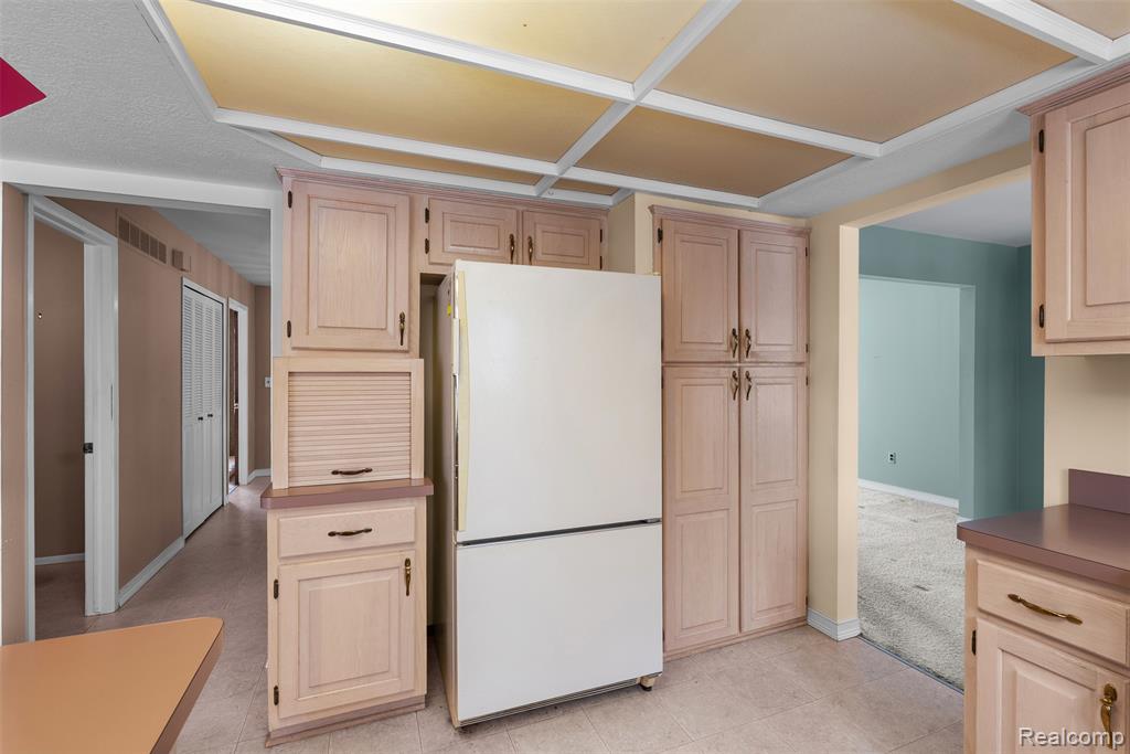 487 Pinehurst Drive, Rochester Hills, MI 48309 — Photo 12