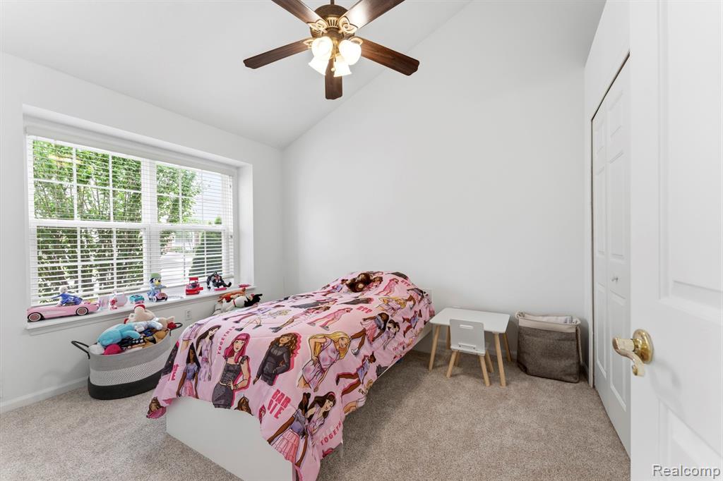 5487 Greenway Drive, 82, Trenton, MI 48183 — Photo 21