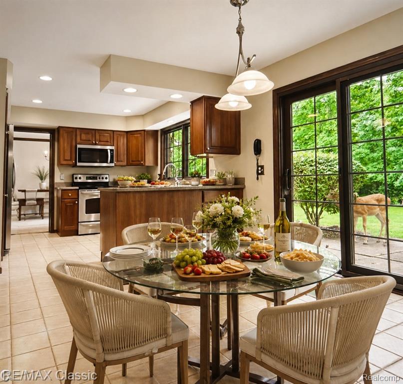 45451 Woodleigh Way, Plymouth, MI 48170 — Photo 16