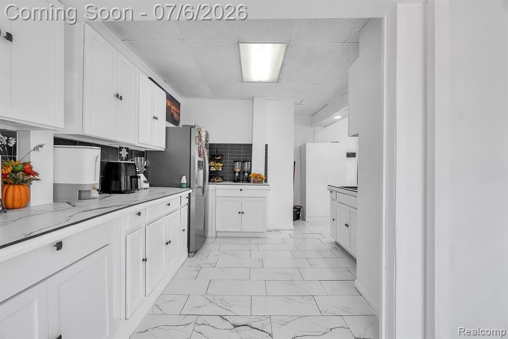 4405 BEWICK Street, Detroit, MI 48214 — Photo 11
