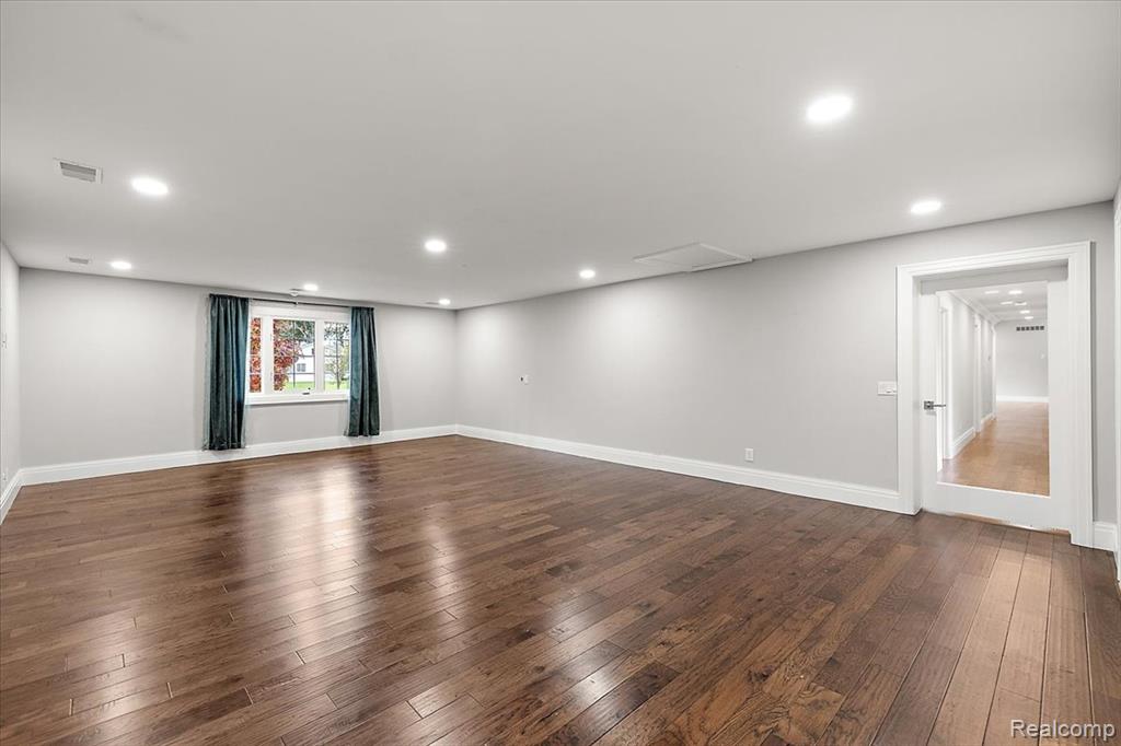 5741 Snowshoe Circle, Bloomfield Hills, MI 48301 — Photo 49