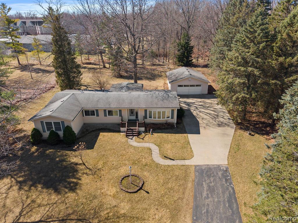 5269 LAKESHORE Road, Fort Gratiot, MI 48059 — Photo 23