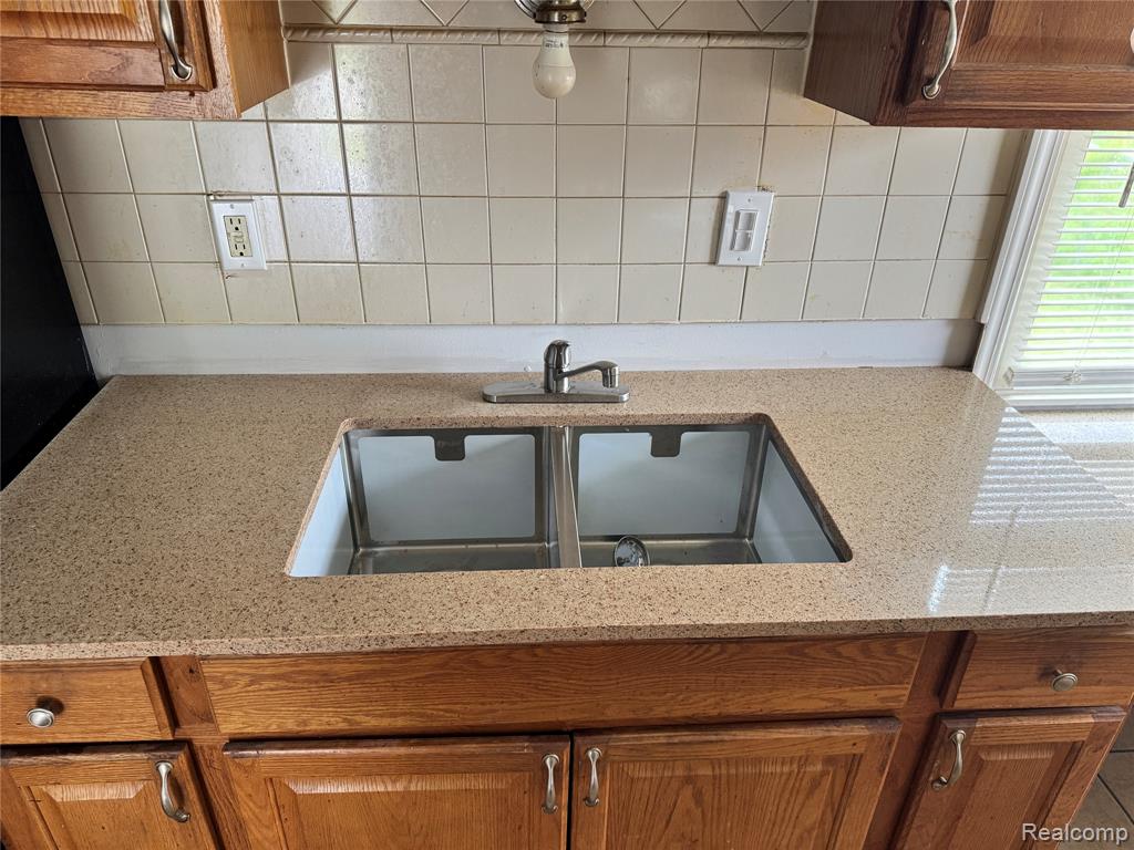 9425 Marlowe, Detroit, MI 48228 — Photo 7