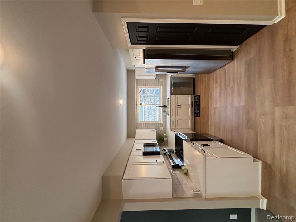 8821 Knolson Avenue, Livonia, MI 48150 — Photo 11