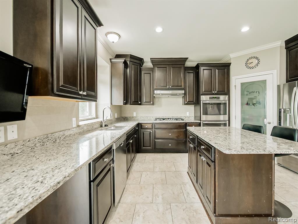6960 Norway Drive, Troy, MI 48085 — Photo 9
