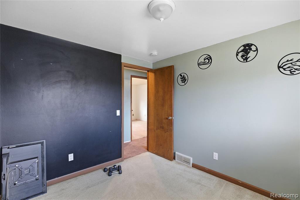 6230 Barker Drive, Waterford, MI 48329 — Photo 19