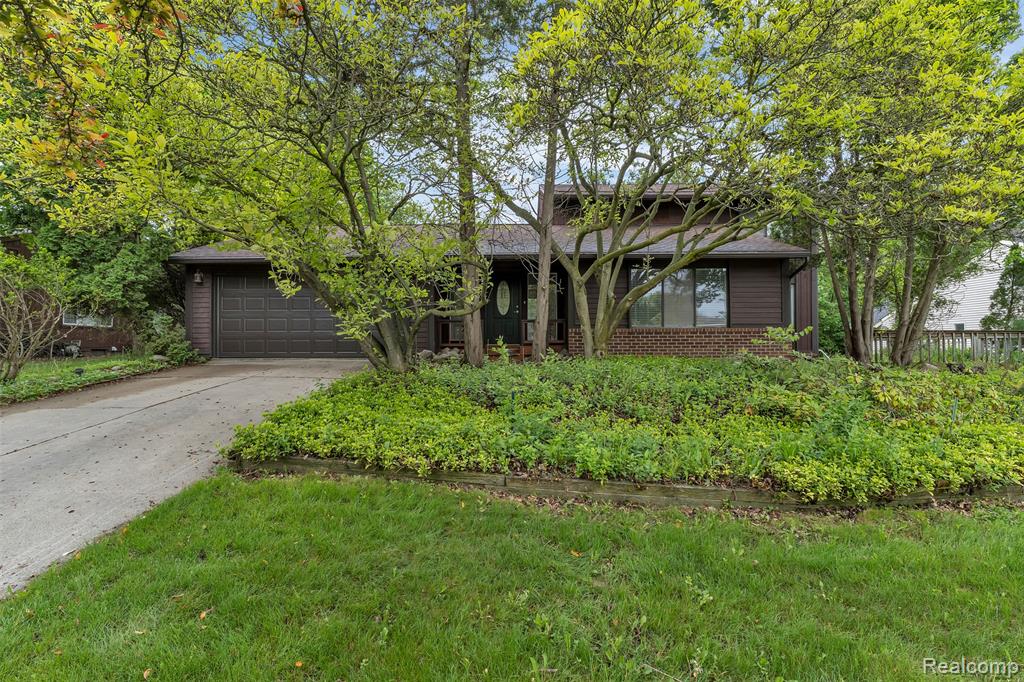 5772 Perrytown Drive, West Bloomfield, MI — Photo 3