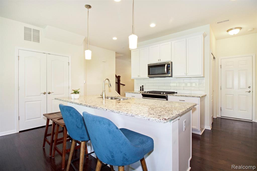 24727 IVY LANE, Novi, MI — Photo 5