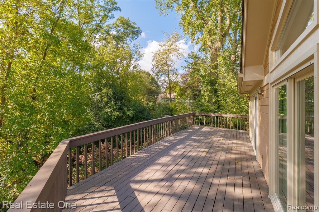 4342 MEADOW Lane, Orchard Lake Village, MI 48323 — Photo 49