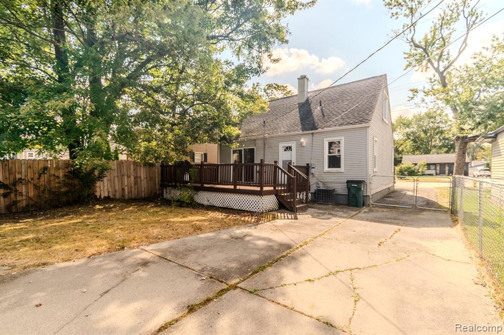845 E 14 MILE Road, Birmingham, MI 48009 — Photo 11