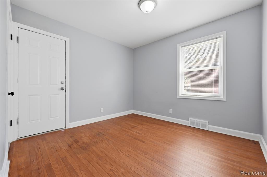 18708 Robson Street, Detroit, MI 48235 — Photo 12
