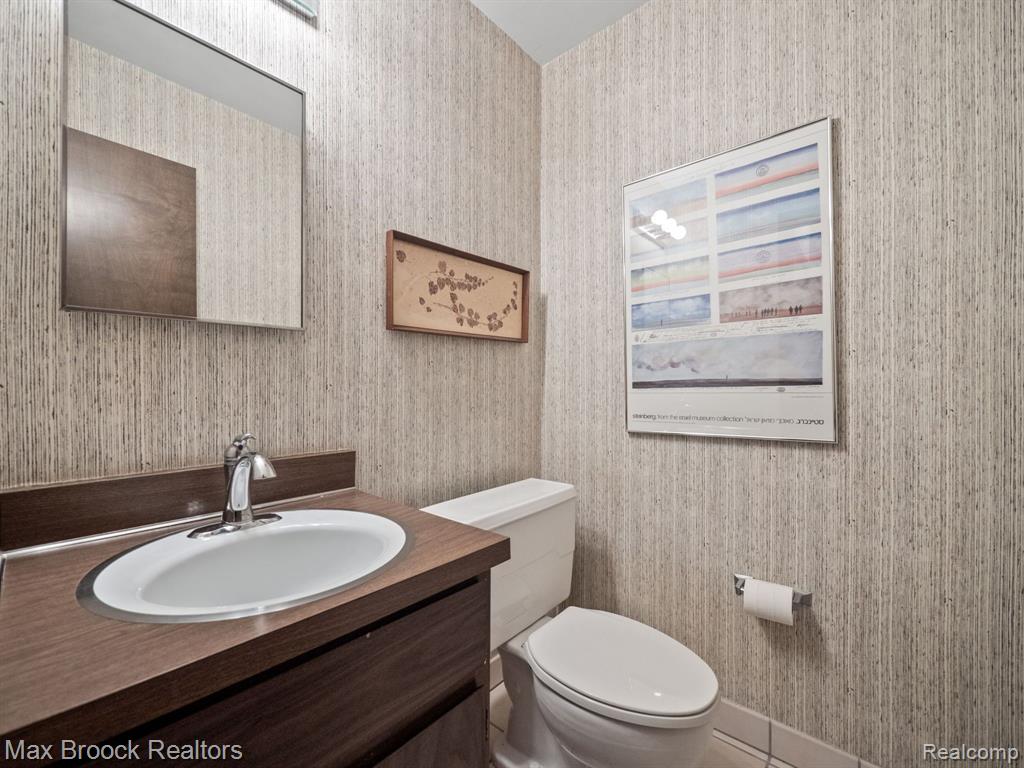 7448 STONY RIVER Court, Bloomfield Hills, MI 48301 — Photo 17
