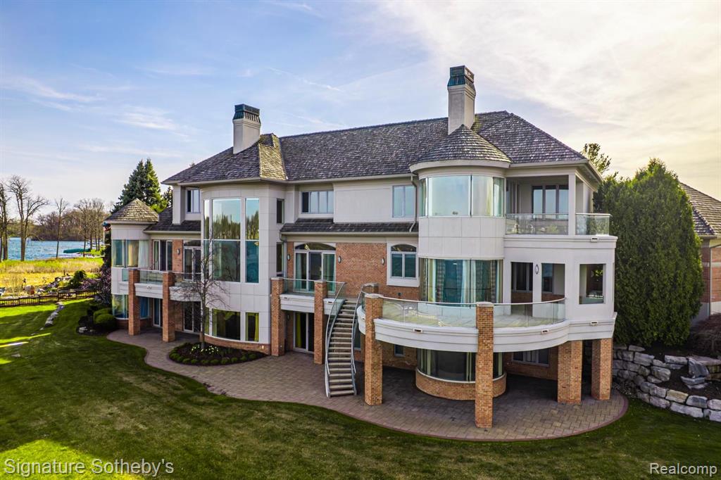 82 CHATEAUX DU LAC, Fenton, MI 48430 — Photo 57