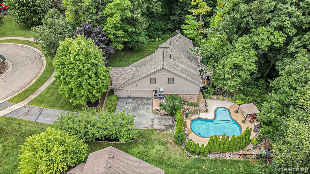 9780 Oak Valley Drive, Clarkston, MI 48348 — Photo 37