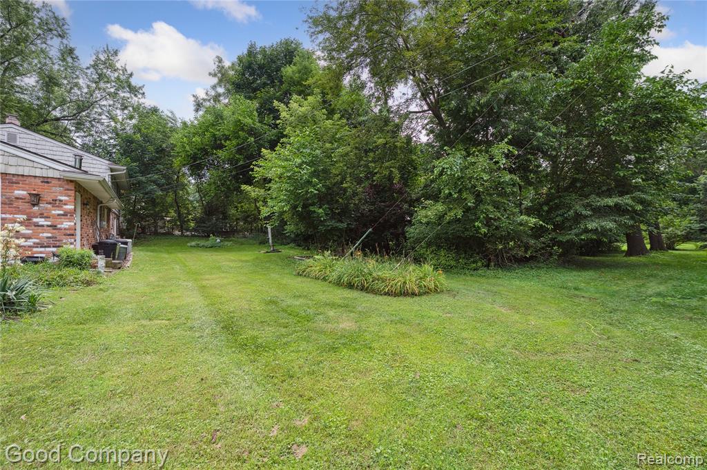 2289 Paulette Drive, Wolverine Lake, MI 48390 — Photo 44