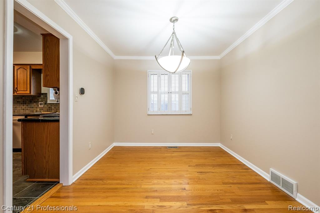 4256 BIEBER Drive, Sterling Heights, MI 48310 — Photo 10