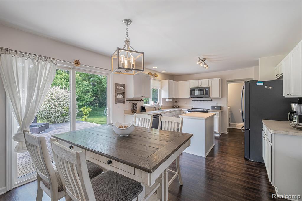 894 Canyon Creek Drive, Holly, MI 48442 — Photo 12